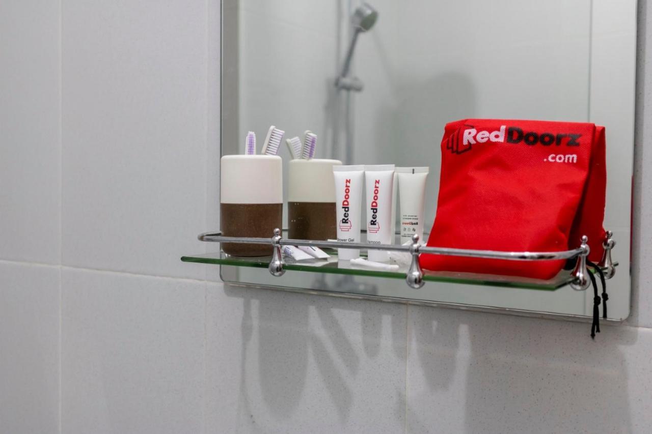 Reddoorz Near Velodrome Malang 2 Hotel Ngadipuro Exterior photo