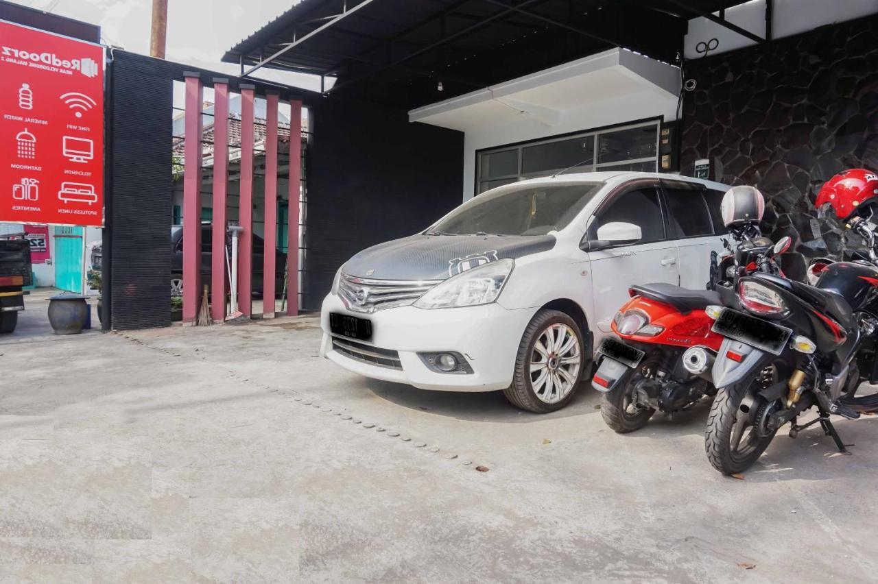 Reddoorz Near Velodrome Malang 2 Hotel Ngadipuro Exterior photo