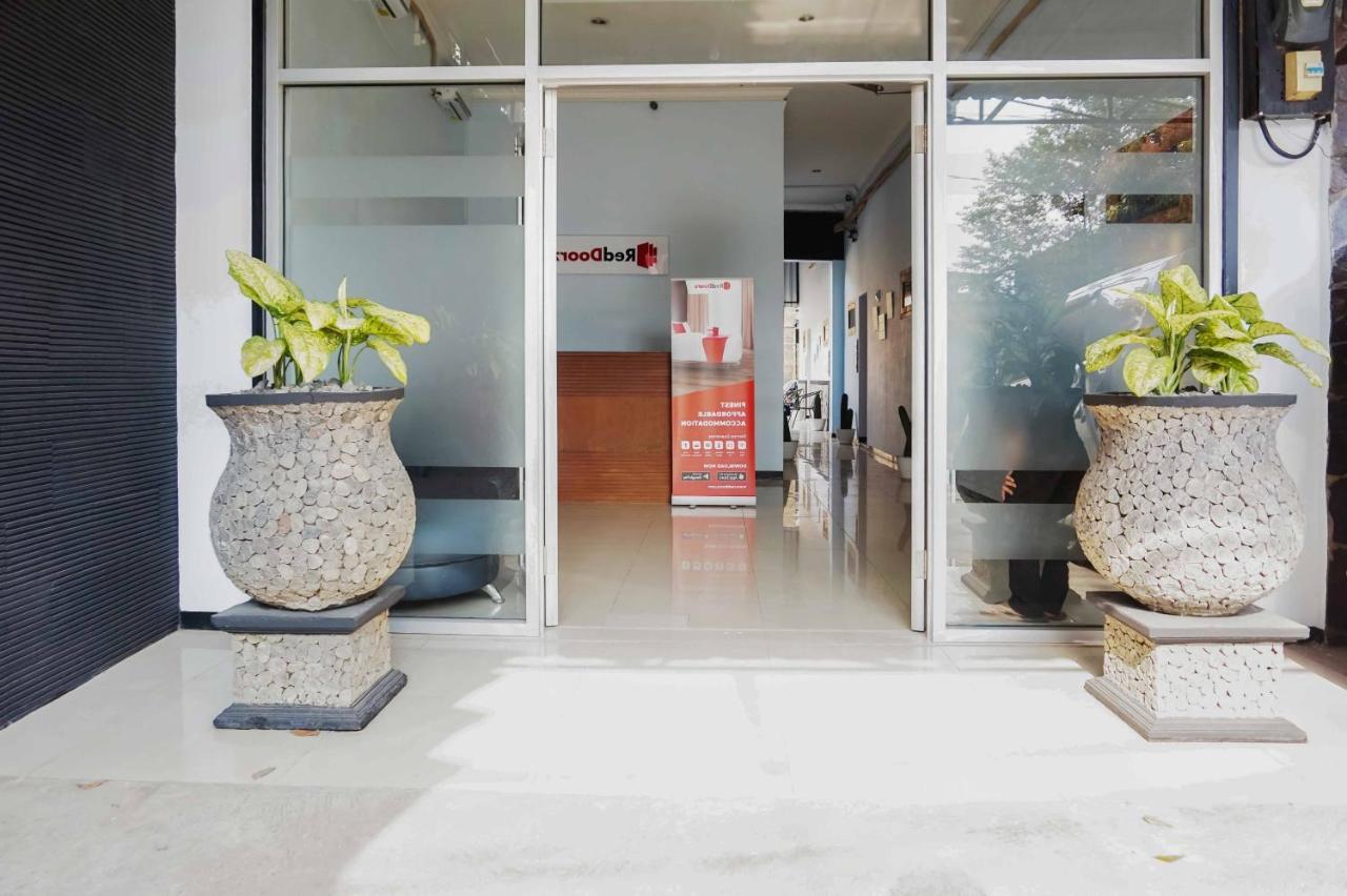 Reddoorz Near Velodrome Malang 2 Hotel Ngadipuro Exterior photo