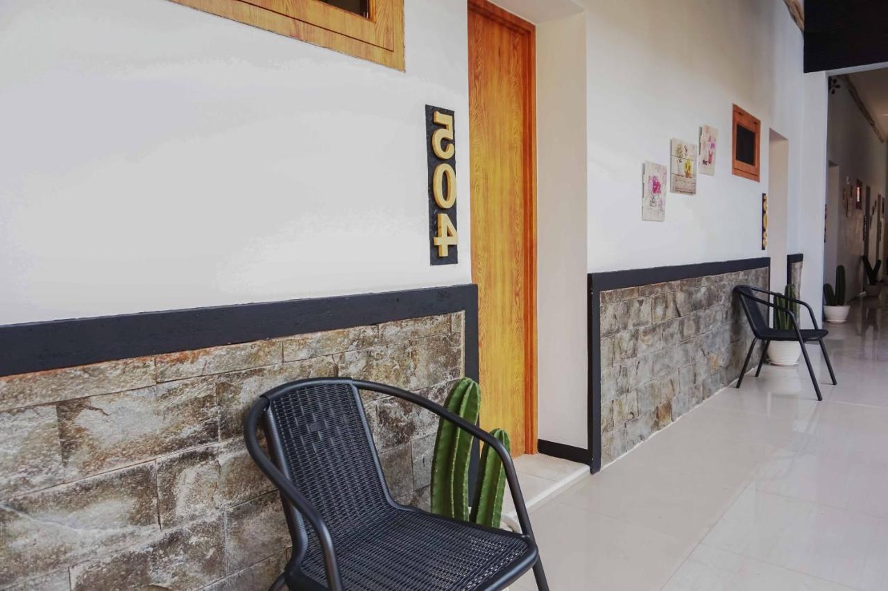 Reddoorz Near Velodrome Malang 2 Hotel Ngadipuro Exterior photo